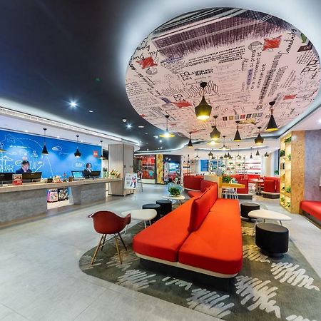 Ibis Chongqing Jiefangbei Pedestrian Street Hotel Exterior foto