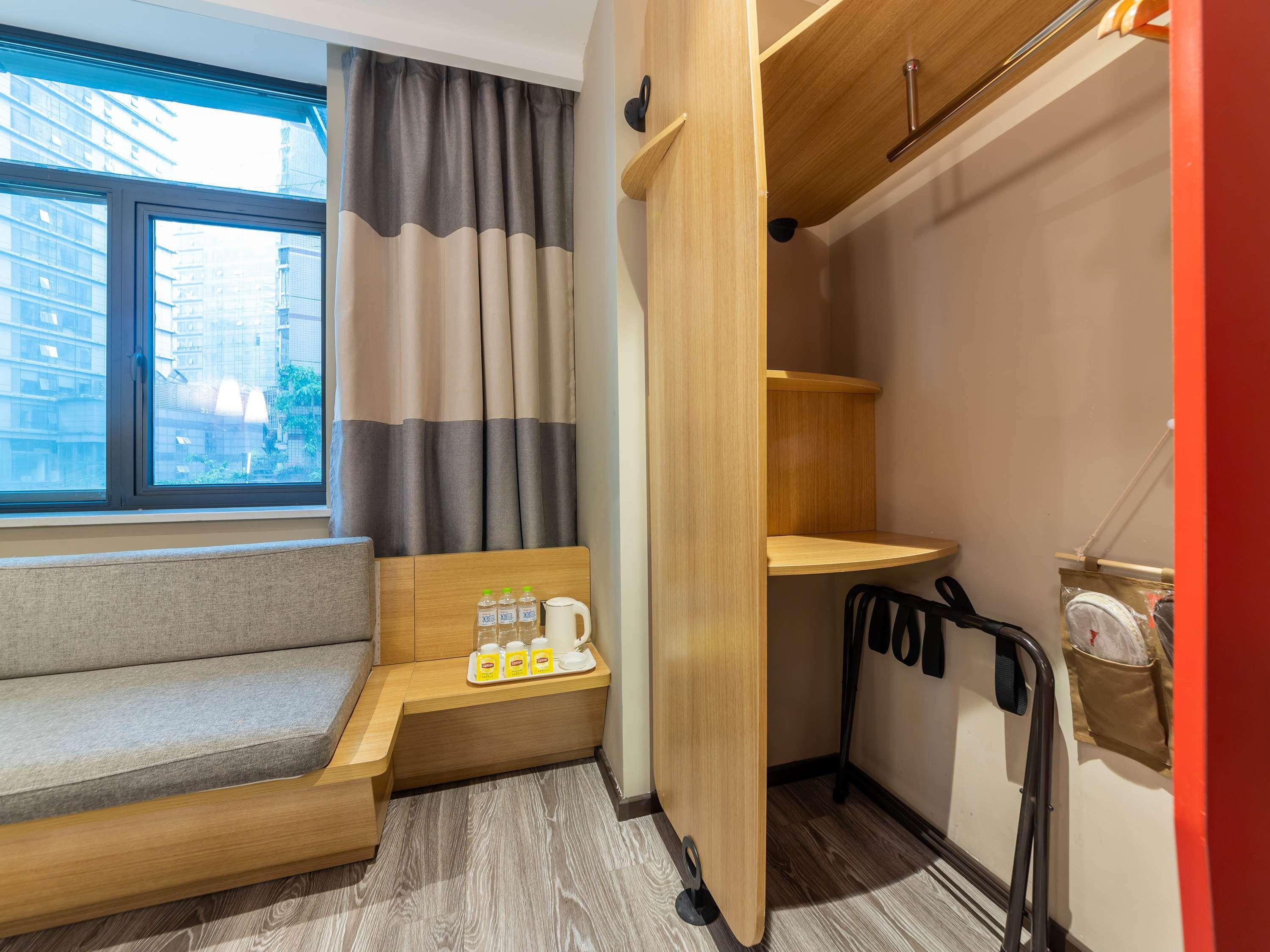 Ibis Chongqing Jiefangbei Pedestrian Street Hotel Exterior foto