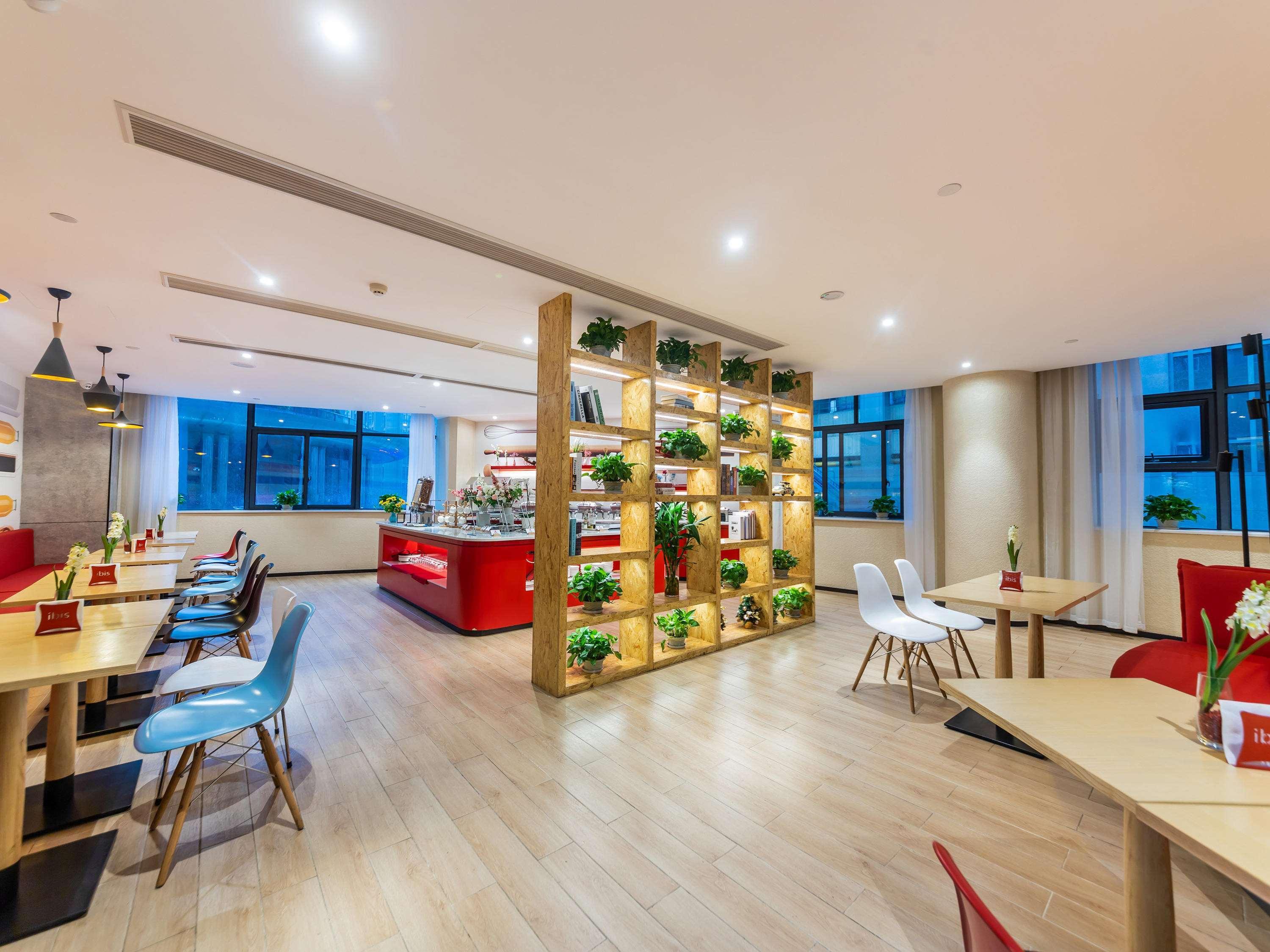 Ibis Chongqing Jiefangbei Pedestrian Street Hotel Exterior foto