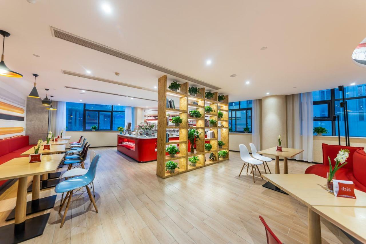 Ibis Chongqing Jiefangbei Pedestrian Street Hotel Exterior foto