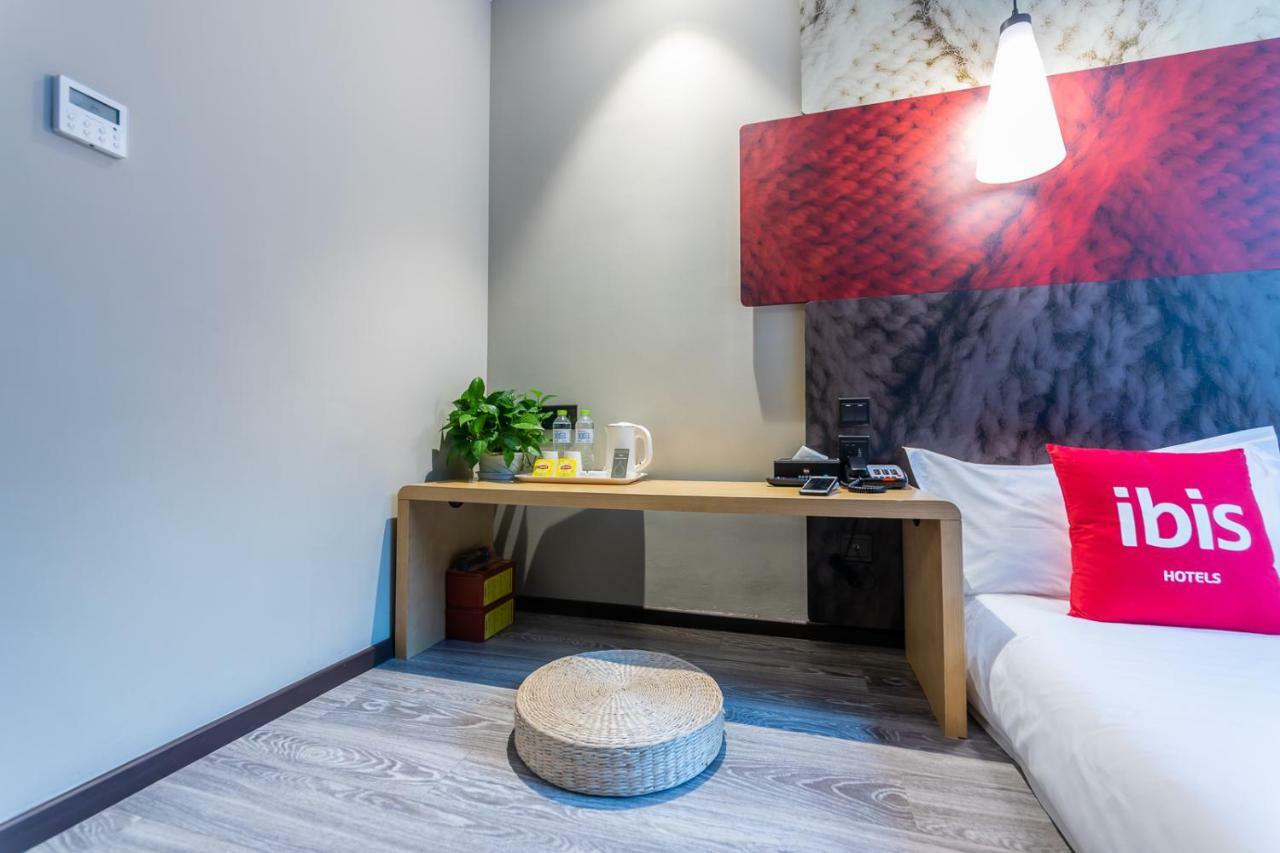 Ibis Chongqing Jiefangbei Pedestrian Street Hotel Exterior foto