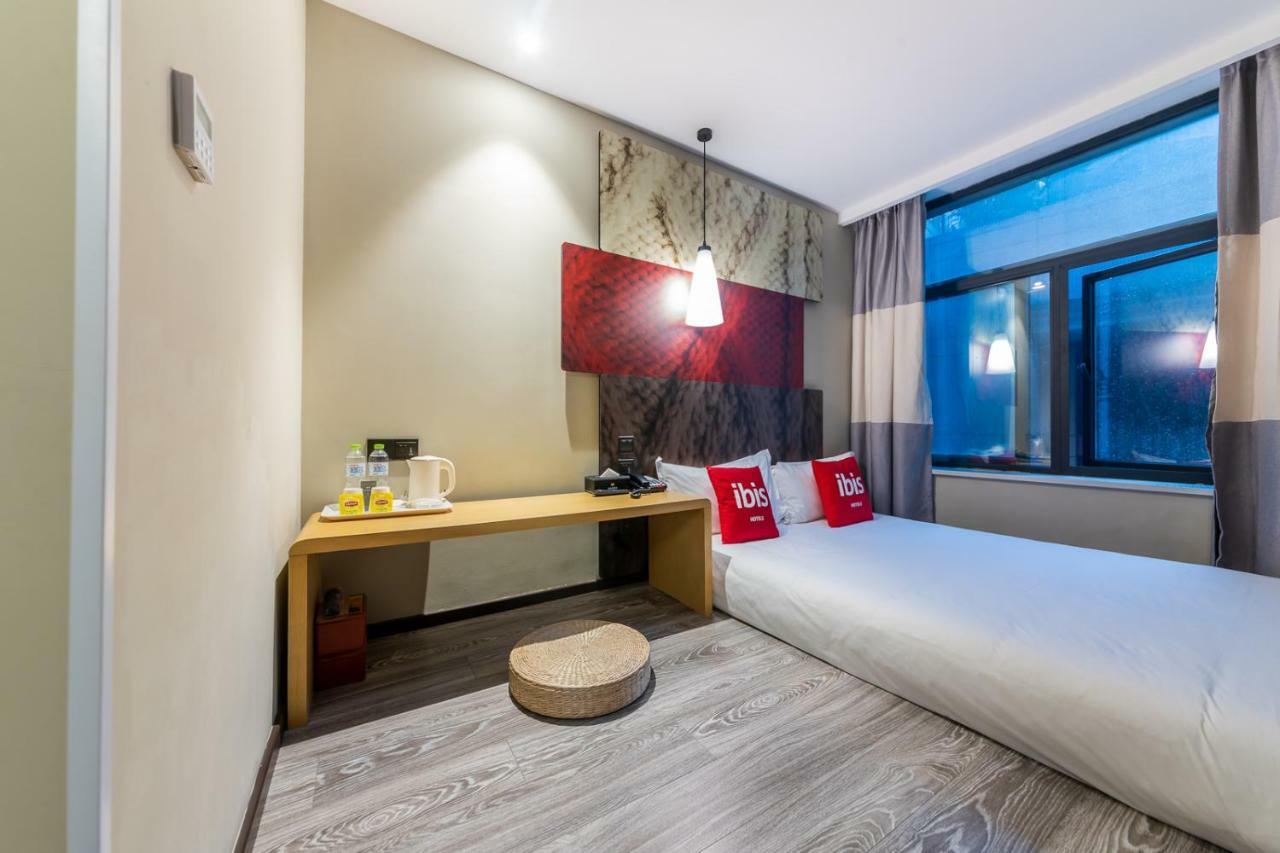 Ibis Chongqing Jiefangbei Pedestrian Street Hotel Exterior foto